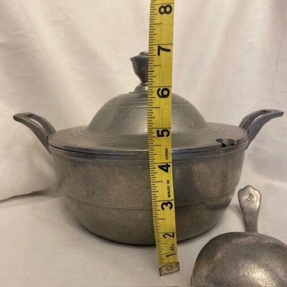 Vintage The Olde Bradford Co Pewter Soup Tureen with Spoon 12 x 7 inches - Picture 5 of 15